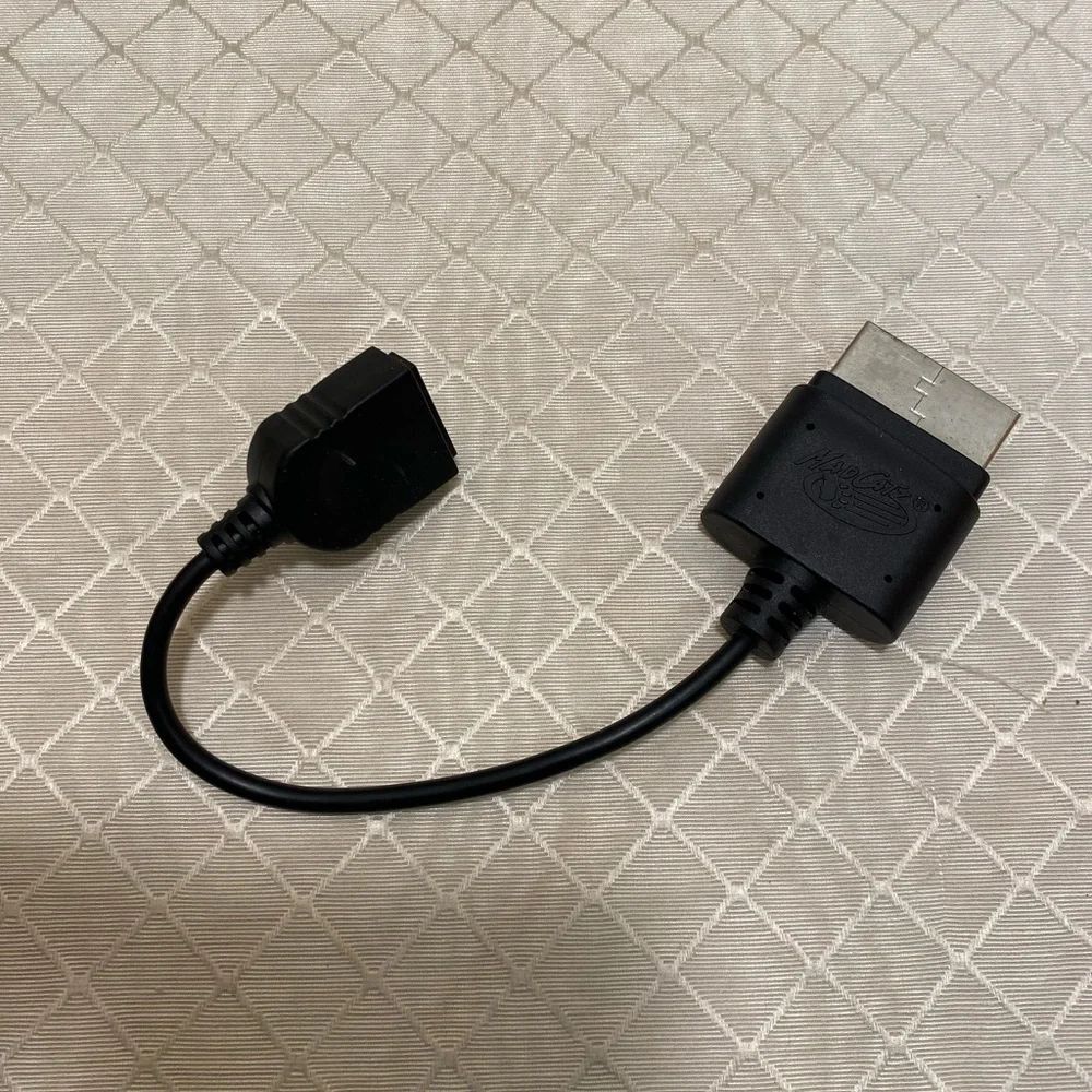 Mad Catz AV Cable Adapter For Microsoft Xbox 360 to Sony PlayStation